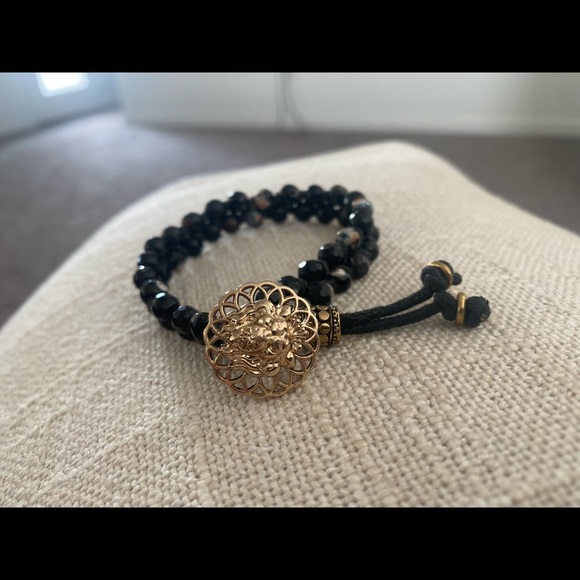 Black Agate bracelet with vintage Lion button clasp - Picture 2 of 7
